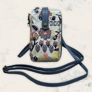 Sakroots multi peace birds smartphone wristlet